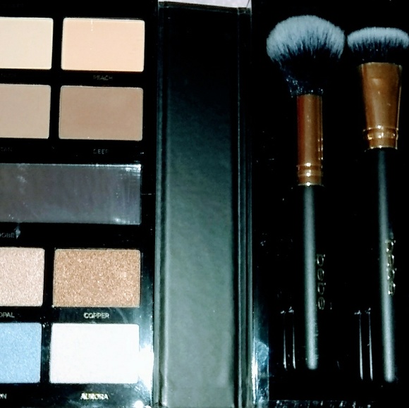 Eyeshadow - Picture 2 of 2